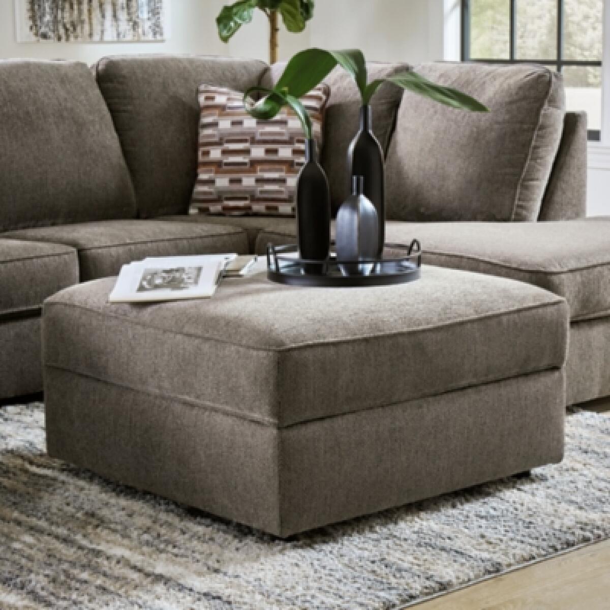 O'Phannon Ottoman With Storage - Image 3