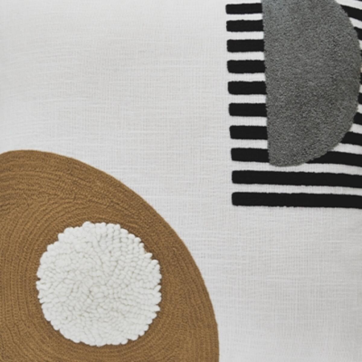 Longsum Pillow (Set of 4) - Image 6