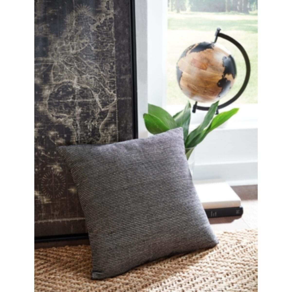 Edelmont Pillow - Image 3