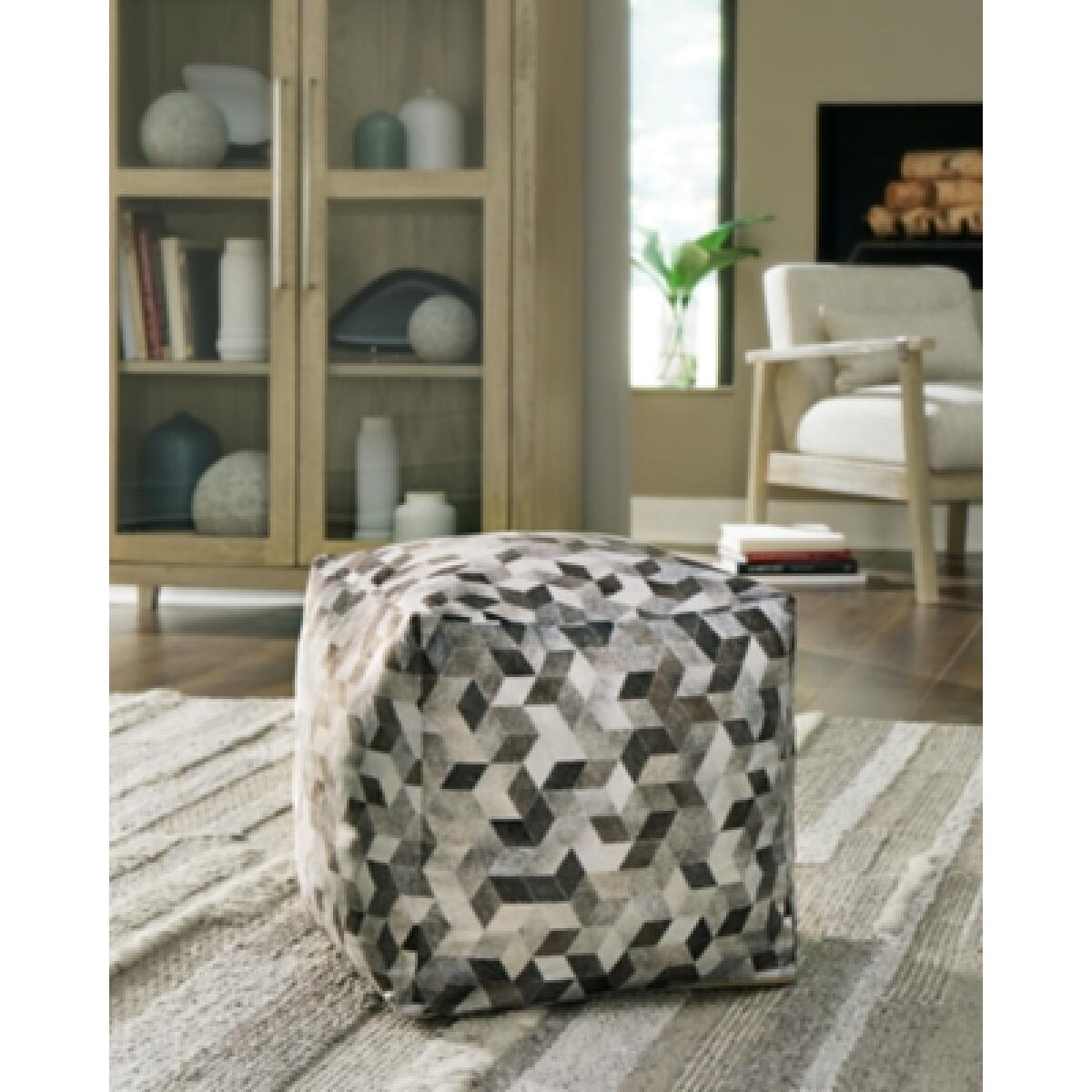 Albermarle Pouf - Image 3