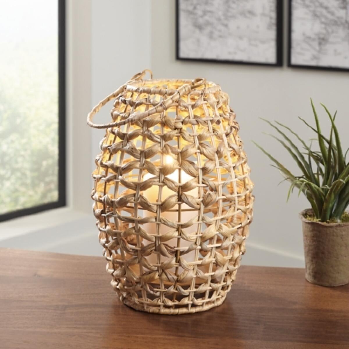 Etta Lantern - Image 3