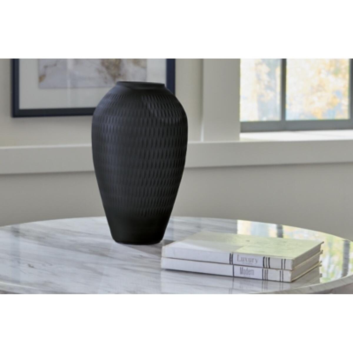 Etney Vase - Image 3