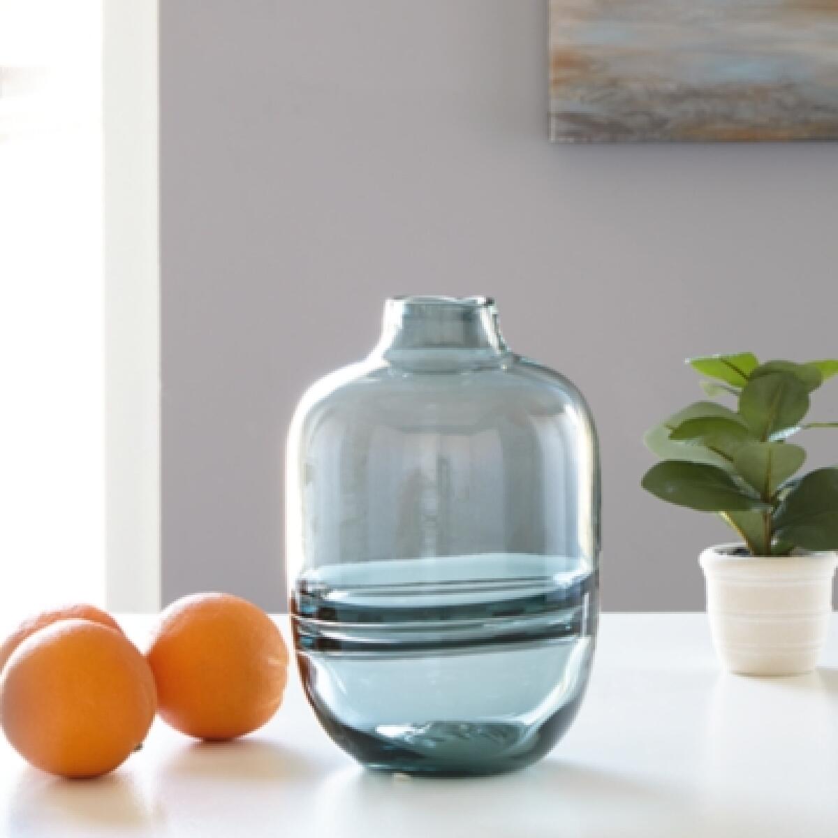 Lemmitt Vase - Image 3