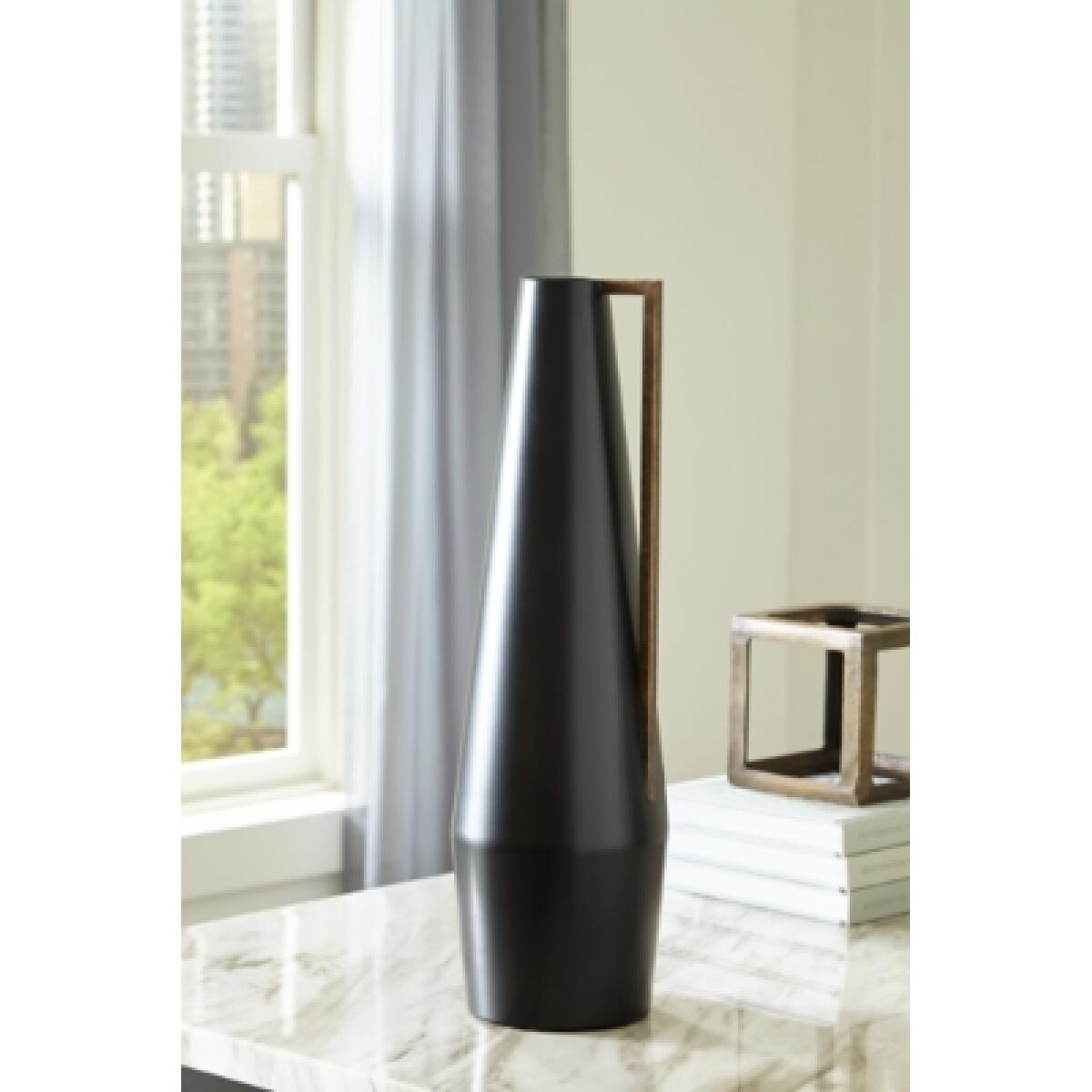 Pouderbell Vase - Image 3