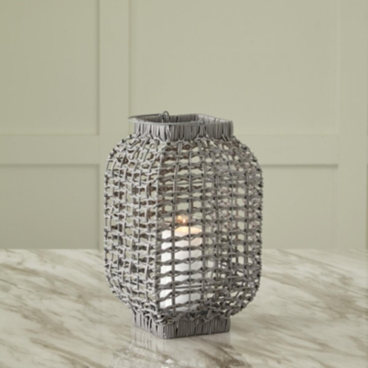 Evonne Lantern - Image 3