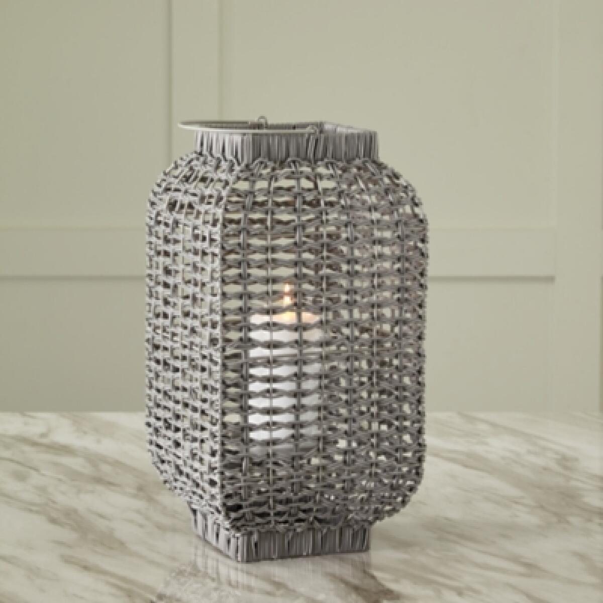 Evonne Lantern - Image 3
