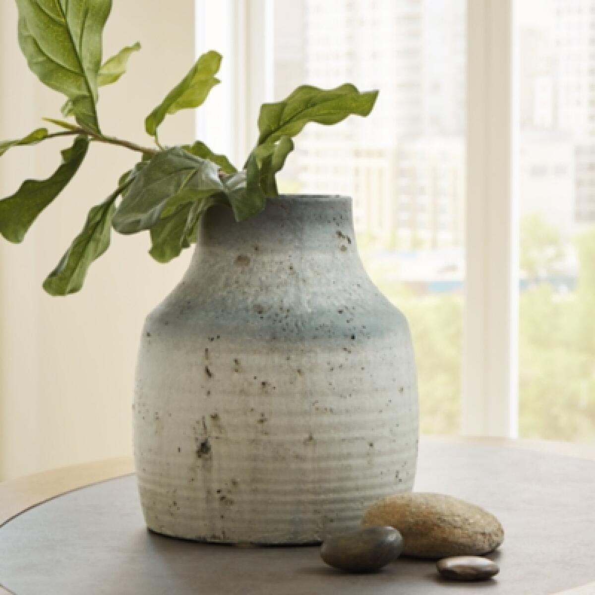 Moorestone Vase - Image 3