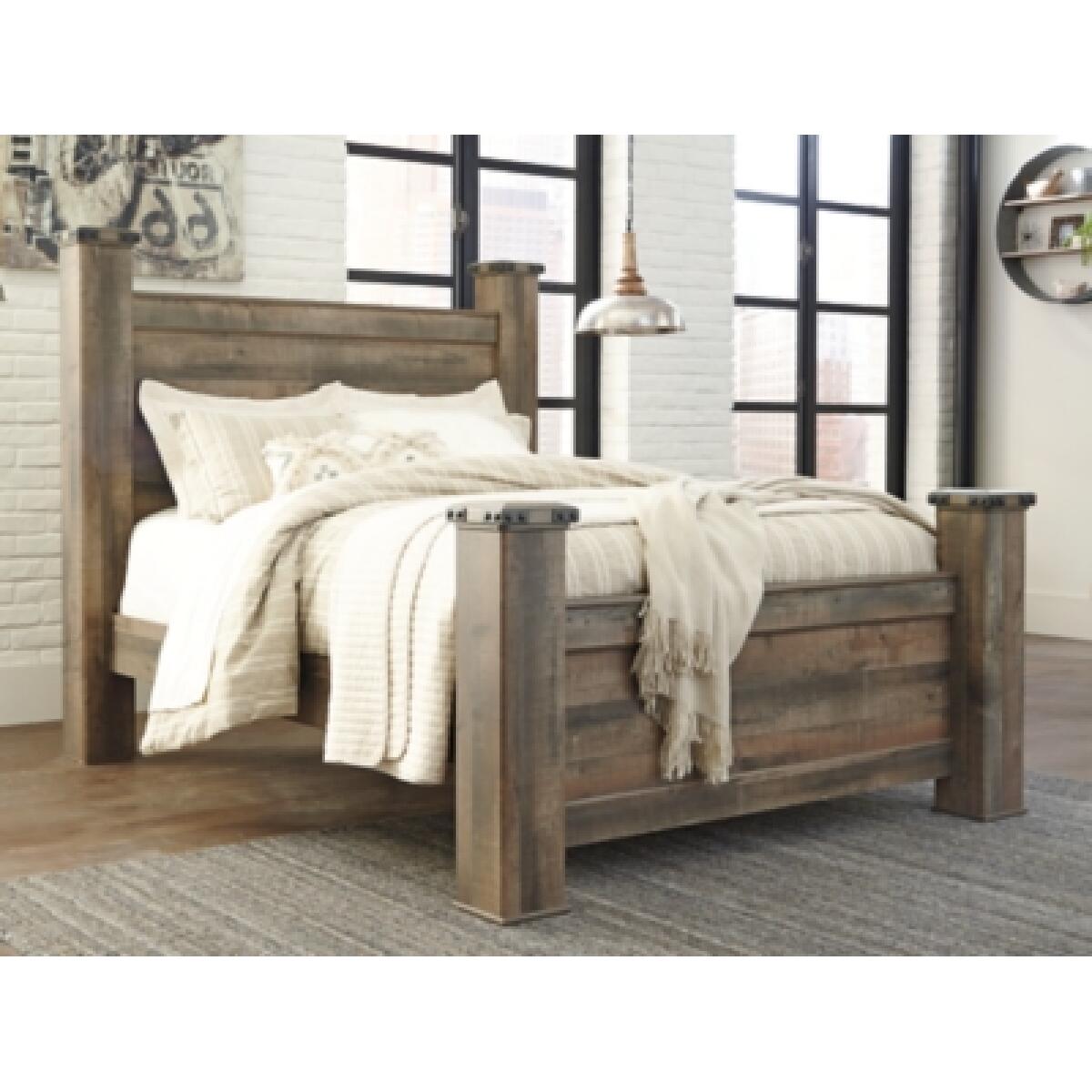 Trinell Queen Poster Bed - Image 3