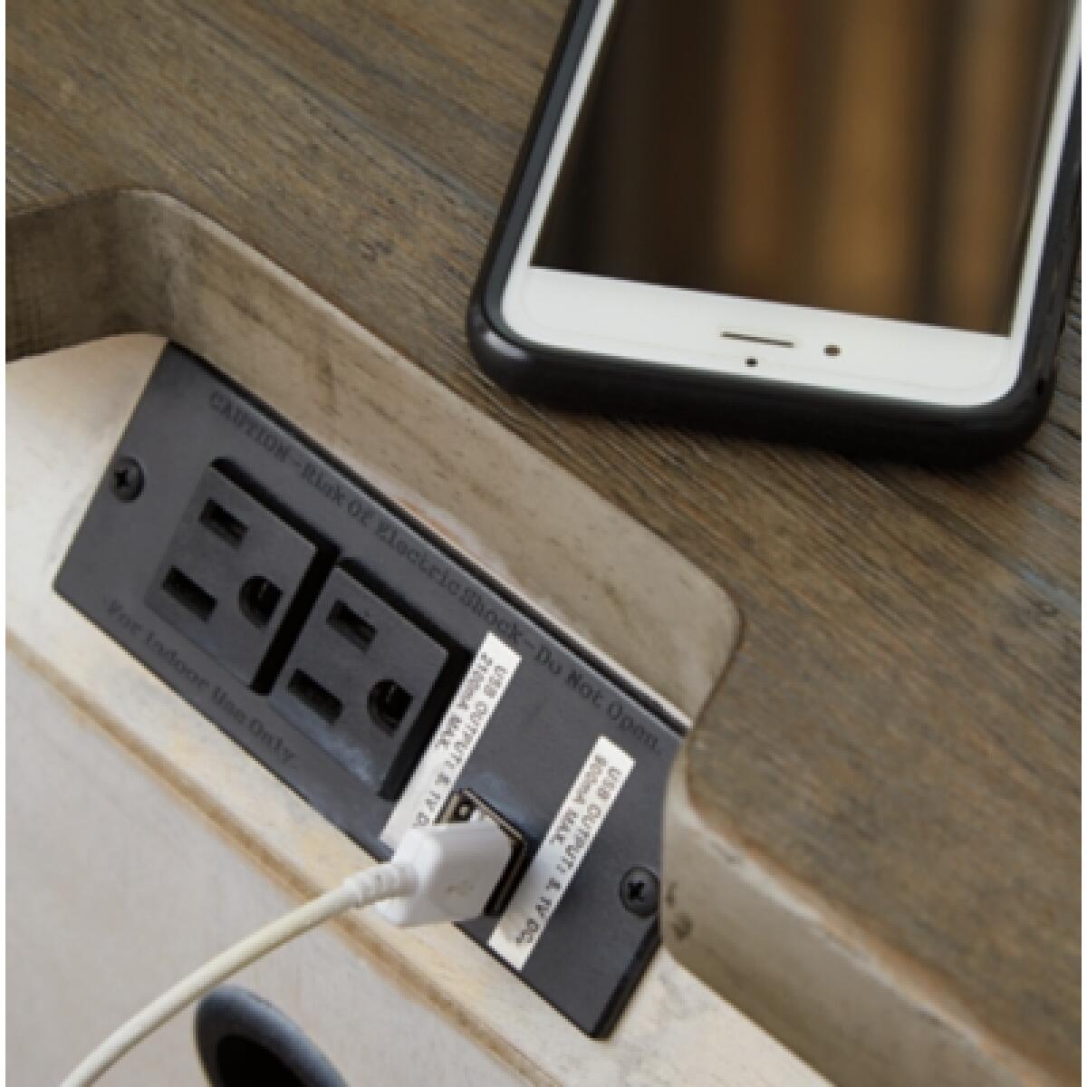 Bolanburg Nightstand - Image 8