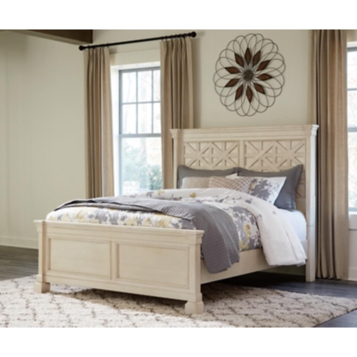 Bolanburg Queen Panel Bed - Image 3