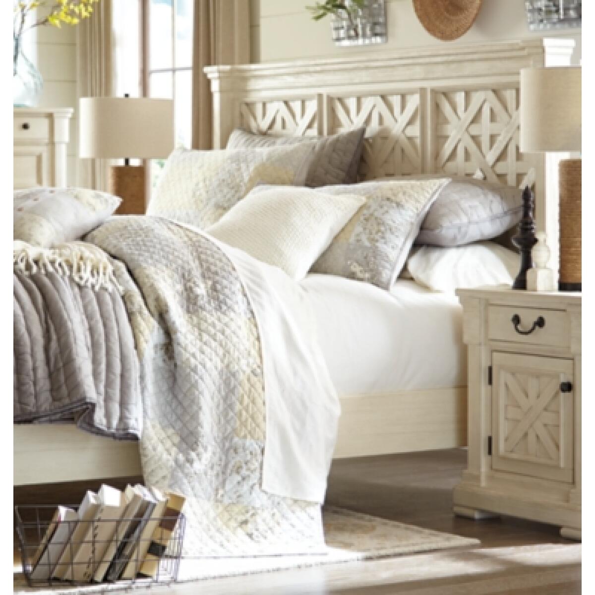 Bolanburg Nightstand - Image 12