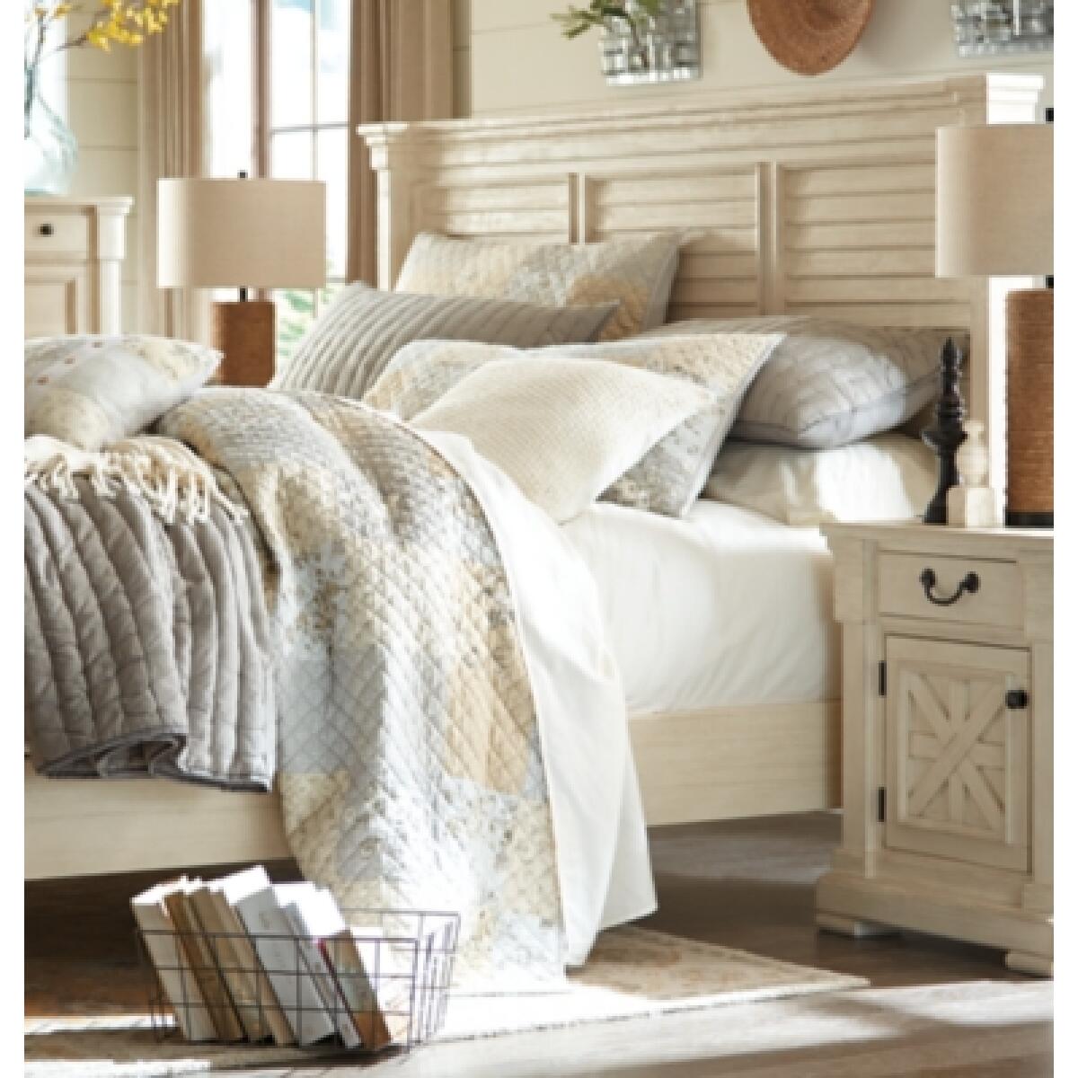Bolanburg Nightstand - Image 13