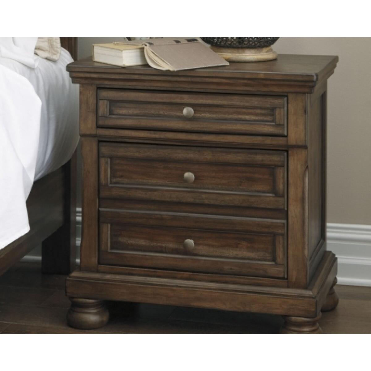 Flynnter Nightstand - Image 3