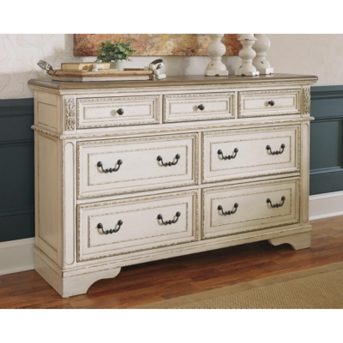 Realyn Dresser - Image 2