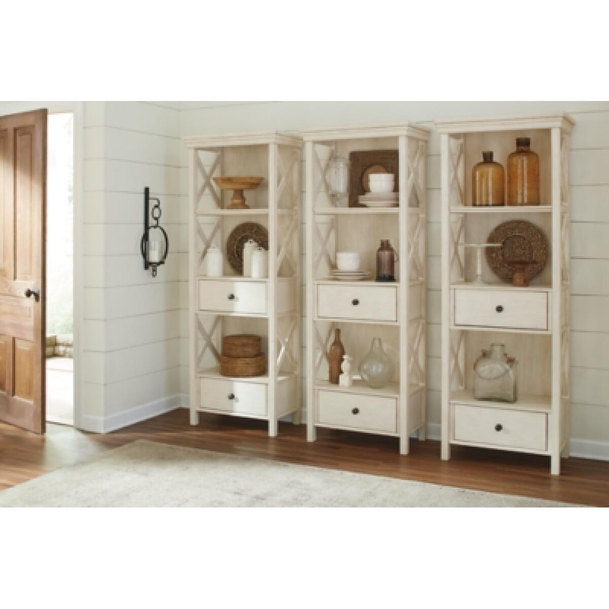 Bolanburg Display Cabinet - Image 13