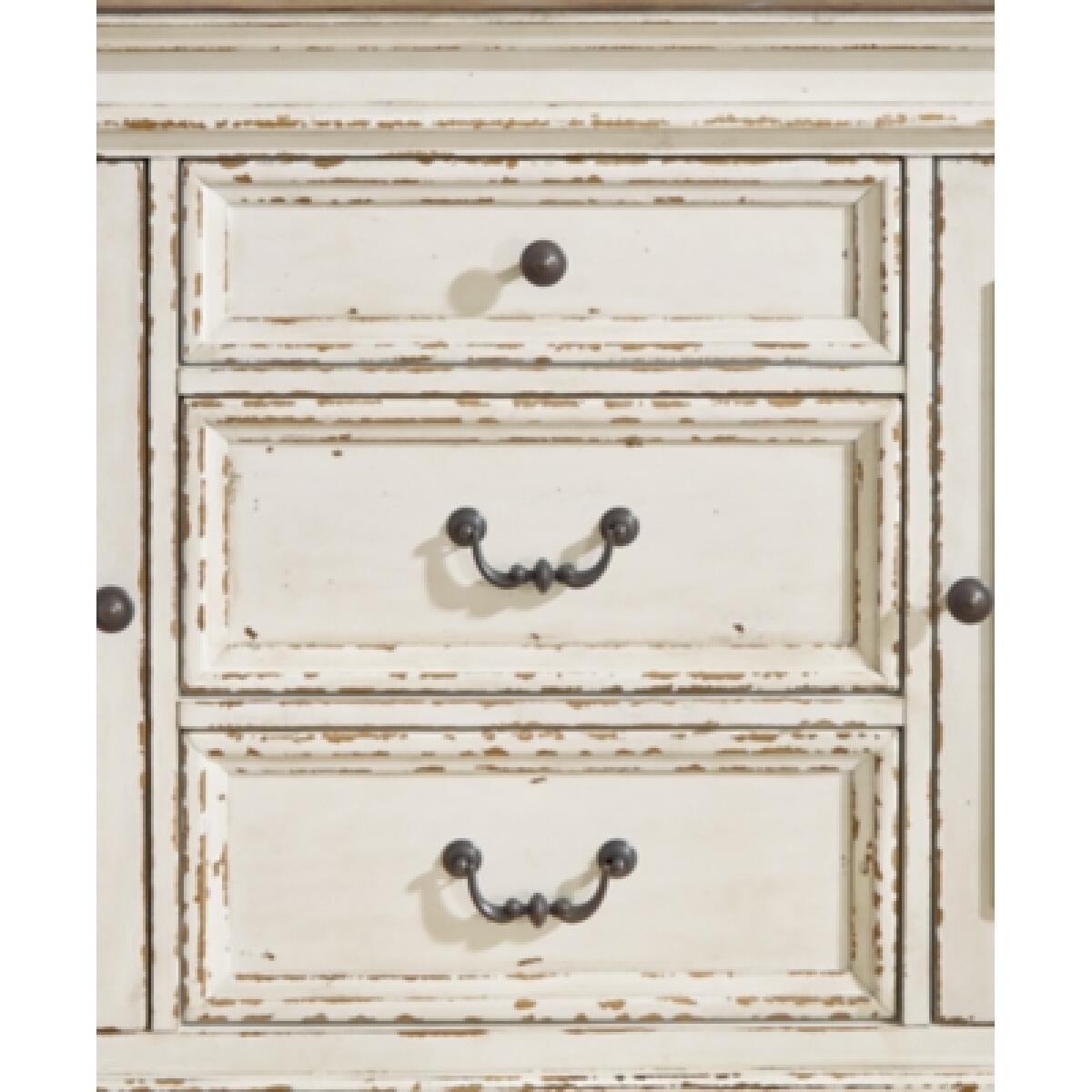 Realyn Dining Server - Image 6