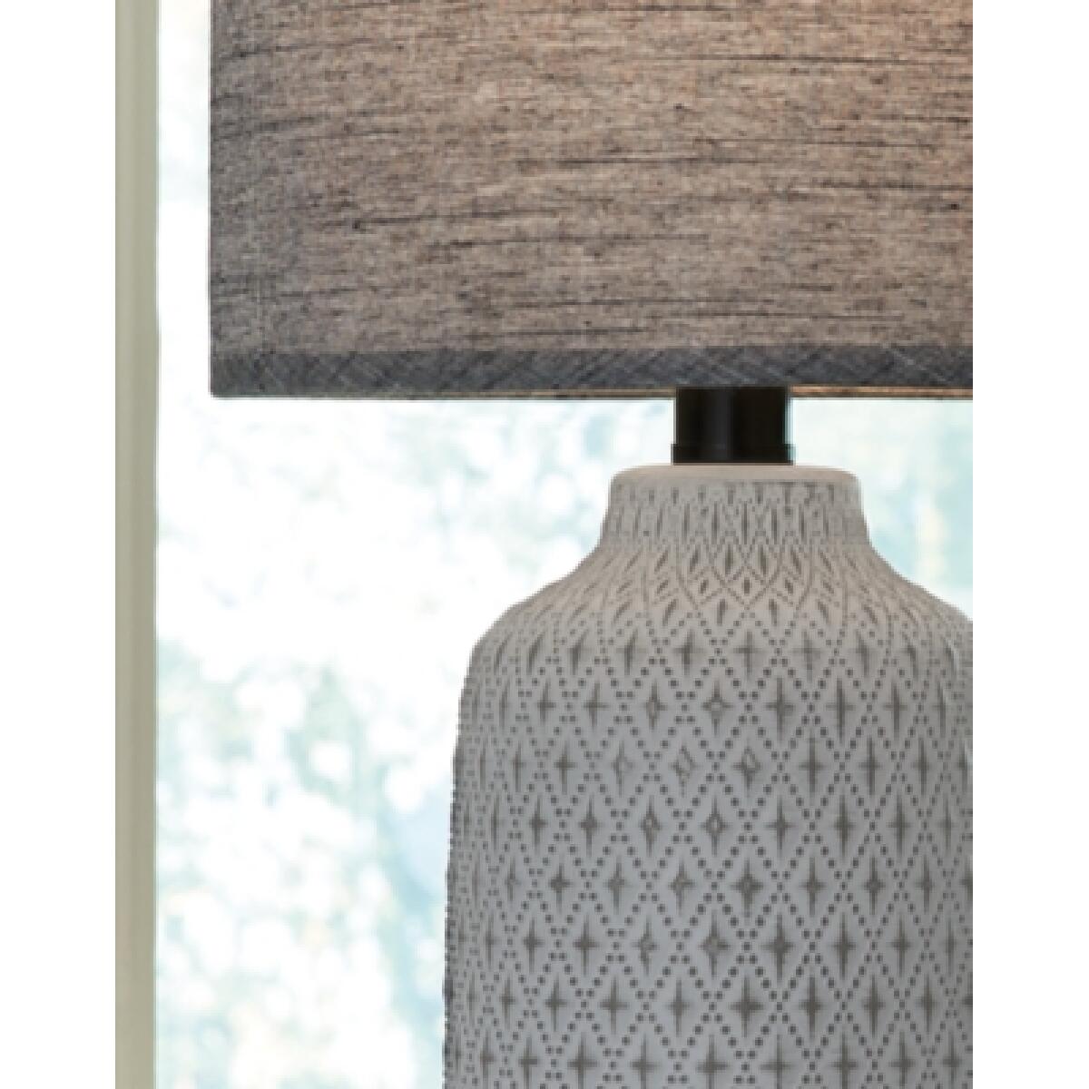 Donnford Table Lamp - Image 4