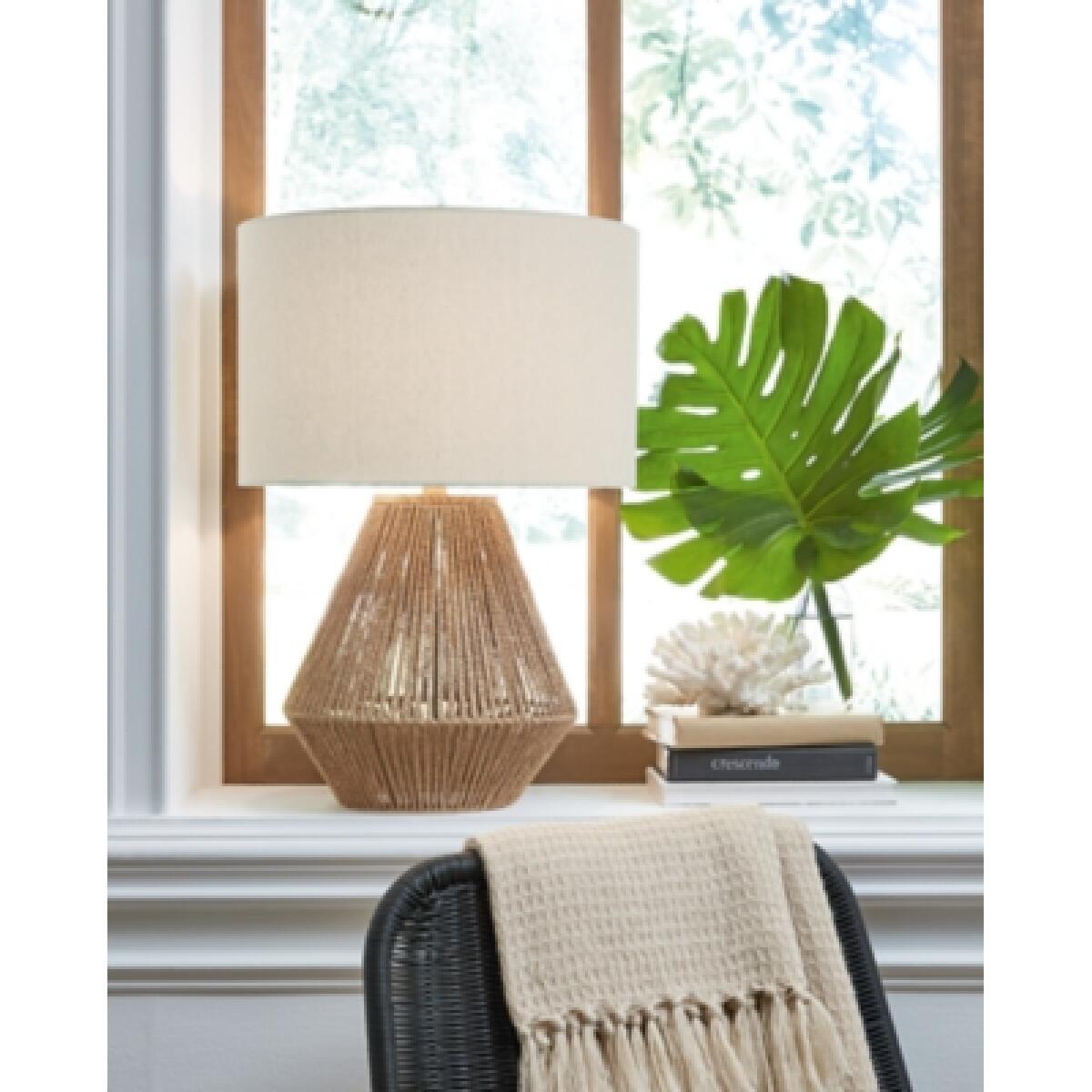 Clayman Table Lamp - Image 3