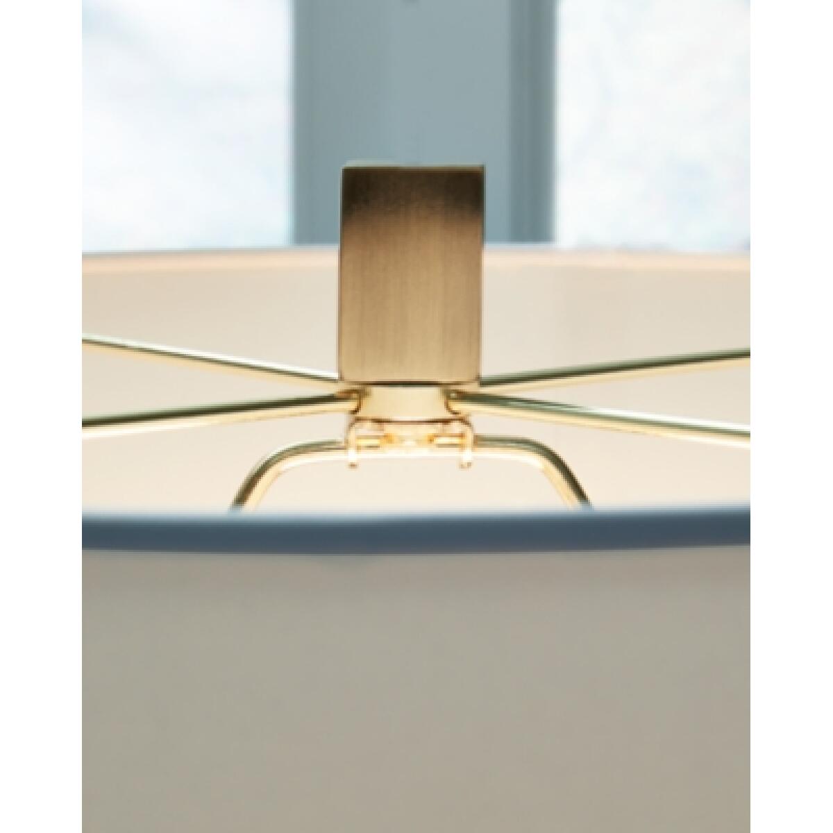 Teelsen Table Lamp - Image 4