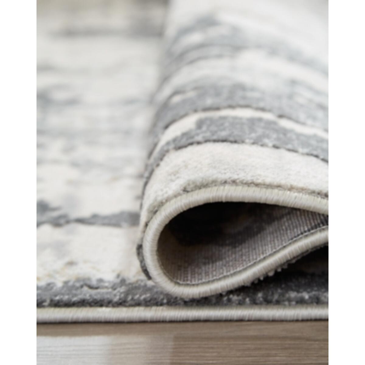 Mazatl 5'3" x 7'3" Rug - Image 5