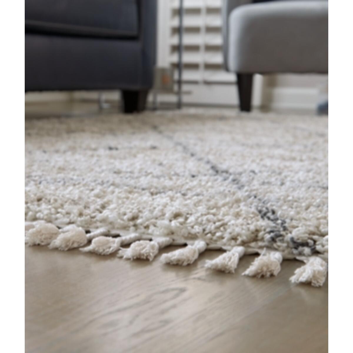 Abdalah 7'10" x 9'10" Rug - Image 4