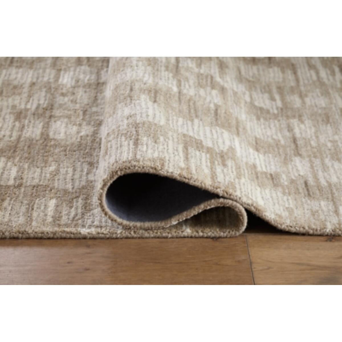 Abanlane 5' x 7' Rug - Image 5
