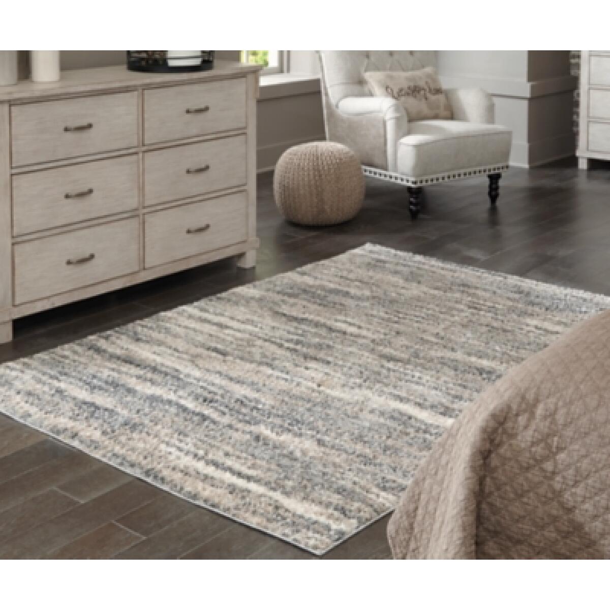 Gizela 7'10" x 10' Rug - Image 3