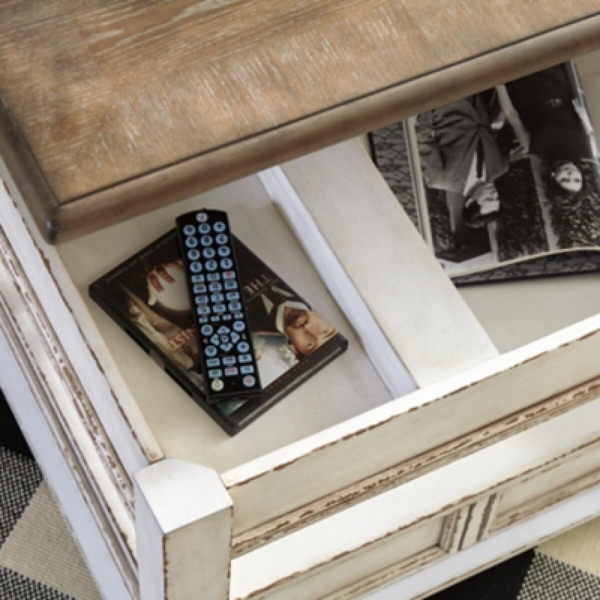 Realyn Coffee Table with Lift Top - Image 7