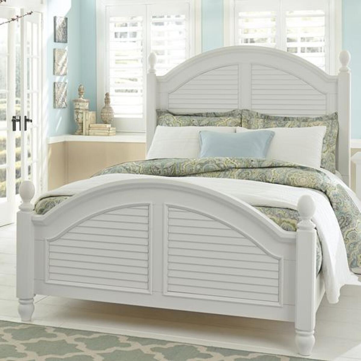 Summer House Queen Poster Bed - Image 4