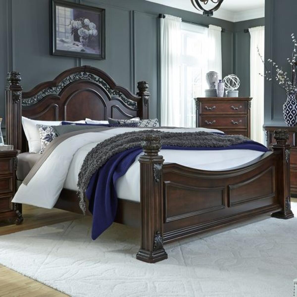 Messina Estates California King Poster Bed - Image 2